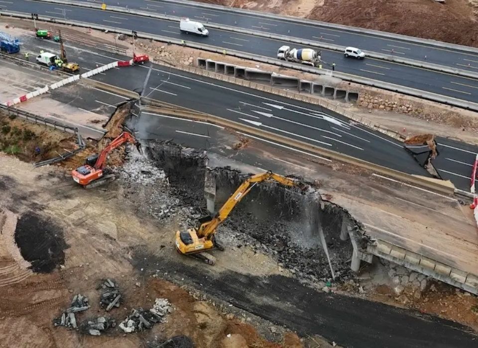 Reconstrucción carretera barranco del poyo Torrent